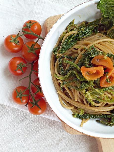 Spaghetti alla marinara con verza