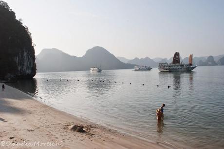 In crociera nella Baia di Halong, tra mito e realtà