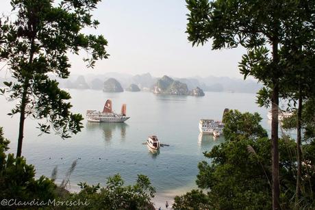 In crociera nella Baia di Halong, tra mito e realtà