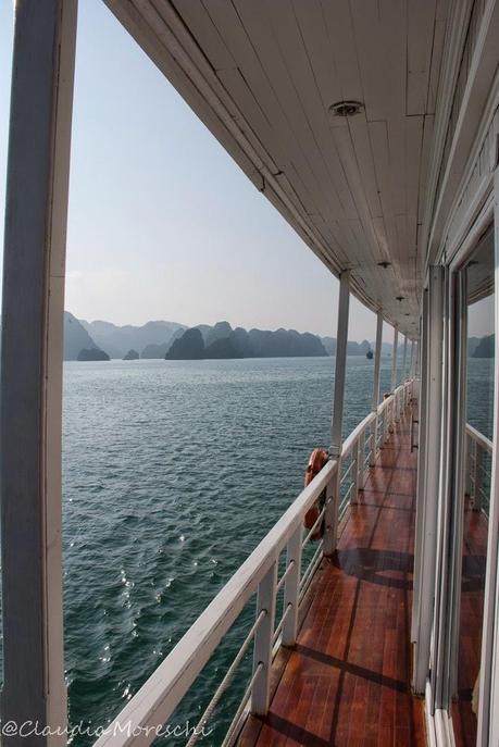 In crociera nella Baia di Halong, tra mito e realtà