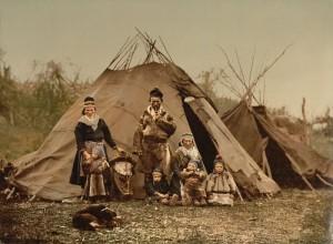 saami-family-1900