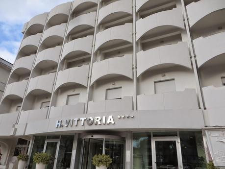 Hotel Vittoria - Viale D'Annunzio 29 - Riccione (RN) - Tel. 0541647540
