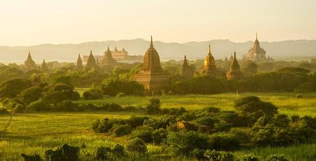 Albe e tramonti a Bagan