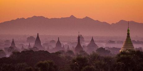 Albe e tramonti a Bagan
