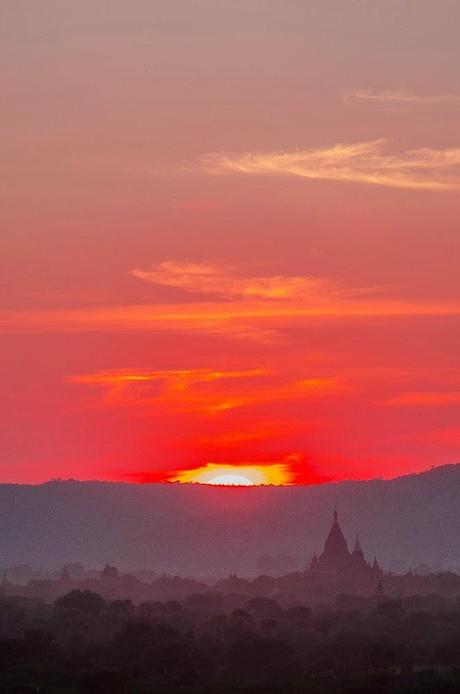 Albe e tramonti a Bagan