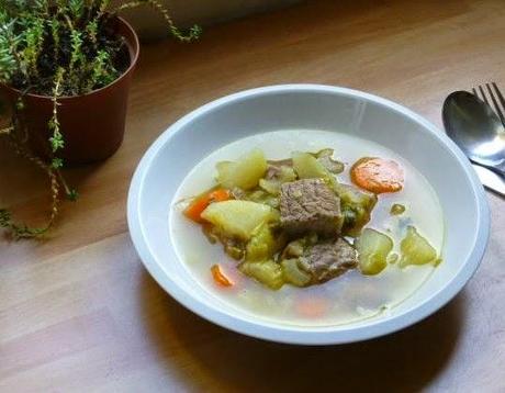 kreatosoupa (zuppa di carne)