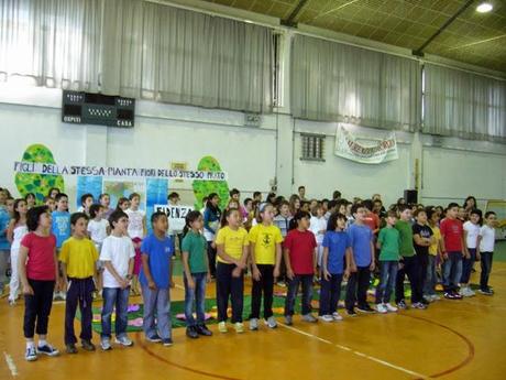 Gli alunni della De Amicis per la scuola Rodari del quartiere alluvionato Montanara