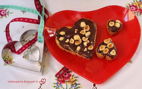 Crunchy Hearts, Cuori Croccanti di Crusca con Topping di Cioccolato e Nocciole