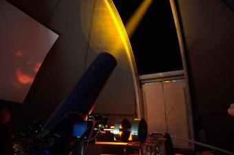  Il Wendelstein Laser Guide Star system in azione. Crediti: Aitor Bereciartua (IAC)