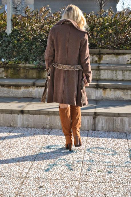 outfit cappotto marrone cappotto in lana cotta come abbinare il marrone stivali marroni outfit shorts outfit shorts inverno outfit camicia azzurra come abbinare gli shorts in inverno abbinamenti camicia abbinamenti marrone come abbinare il marrone borsa lobra pitonata how to wear brown wool brown coat cappotto fattori fashion blogger italiane mariafelicia magno colorblock by felym fattori italia mariafelicia magno fashion blogger blog di moda italiani blogger italiane di moda ragazze bionde orecchini a cuore collana a forma di chiavi borsa lobra lobra bag outfit invernali outfit febbraio 2015 winter outfits fashion bloggers italy girls blondie blonde girls 