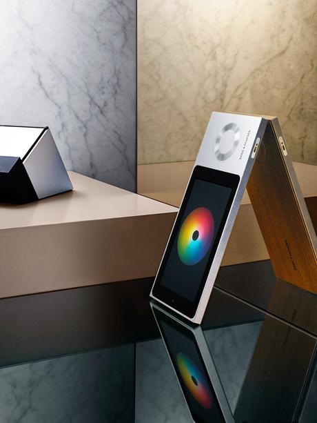 BEOSOUND MOMENT DI BANG & OLUFSEN E' ARRIVATO