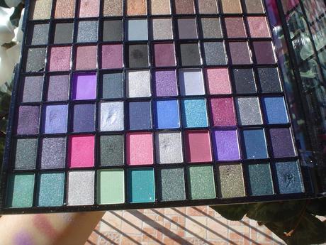 Review: Makeup Revolution Awesome 100 Eyeshadow Collection