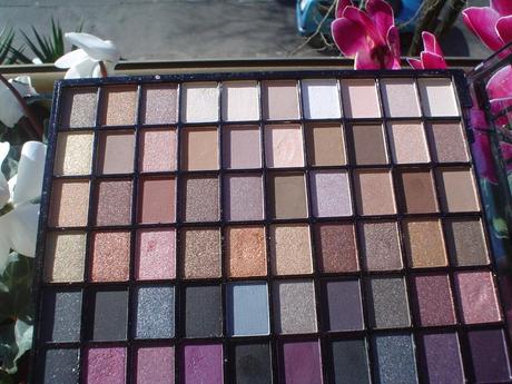 Review: Makeup Revolution Awesome 100 Eyeshadow Collection