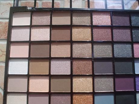 Review: Makeup Revolution Awesome 100 Eyeshadow Collection