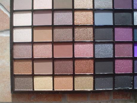 Review: Makeup Revolution Awesome 100 Eyeshadow Collection