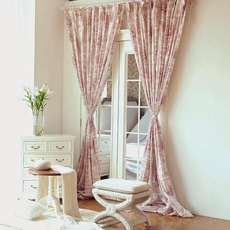 LIFESTYLE: bedroom curtains