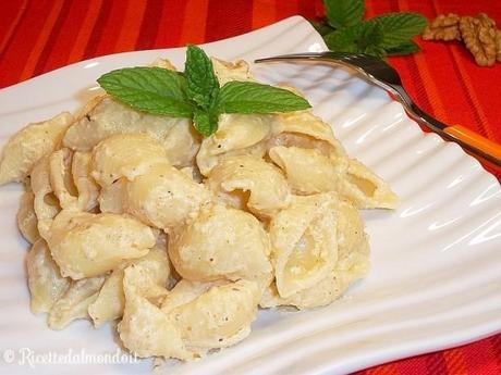 Conchiglie al pesto di noci