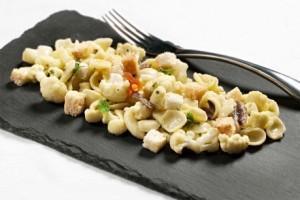 |⇨ Orecchiette con acciughe, cavolfiori e mollica di pane