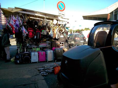 Roma Termini e Piazza dei Cinquecento: capolinea dell'umanità. 80 foto strazianti per provare a rendersi conto di come è ridotta la zona più importante della città