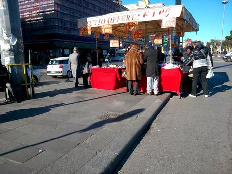 Roma Termini e Piazza dei Cinquecento: capolinea dell'umanità. 80 foto strazianti per provare a rendersi conto di come è ridotta la zona più importante della città