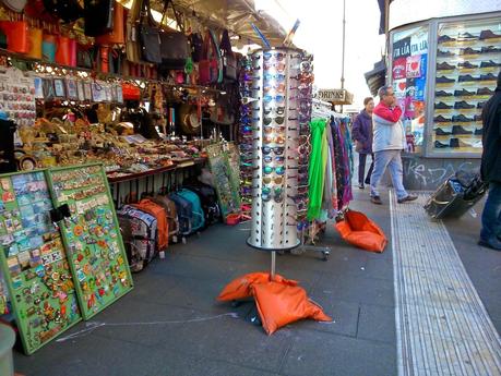 Roma Termini e Piazza dei Cinquecento: capolinea dell'umanità. 80 foto strazianti per provare a rendersi conto di come è ridotta la zona più importante della città