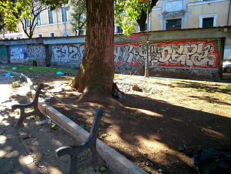 Roma Termini e Piazza dei Cinquecento: capolinea dell'umanità. 80 foto strazianti per provare a rendersi conto di come è ridotta la zona più importante della città