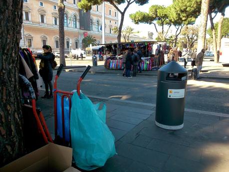 Roma Termini e Piazza dei Cinquecento: capolinea dell'umanità. 80 foto strazianti per provare a rendersi conto di come è ridotta la zona più importante della città