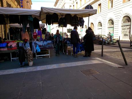 Roma Termini e Piazza dei Cinquecento: capolinea dell'umanità. 80 foto strazianti per provare a rendersi conto di come è ridotta la zona più importante della città