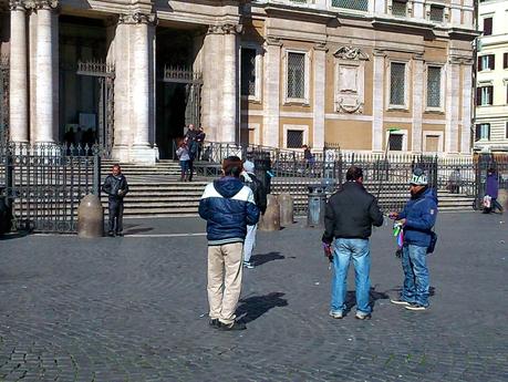 Roma Termini e Piazza dei Cinquecento: capolinea dell'umanità. 80 foto strazianti per provare a rendersi conto di come è ridotta la zona più importante della città