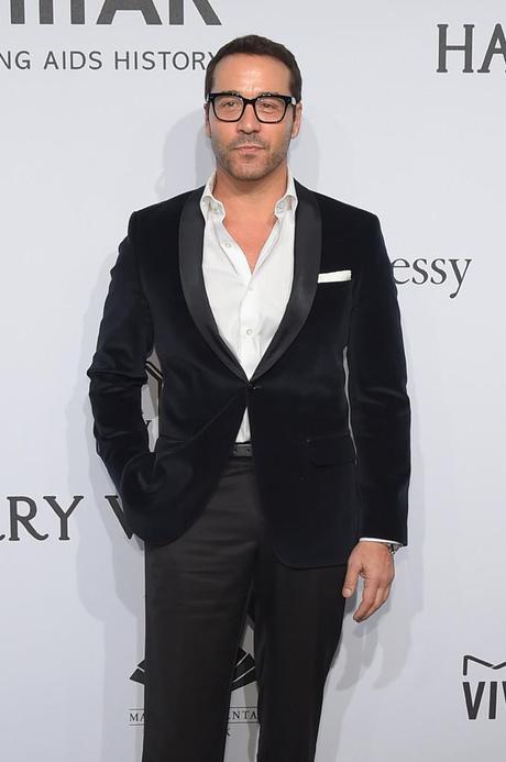 Jeremy Piven Tommy Hilfiger 001 Jeremy Piven Wears Tommy Hilfiger Tailored al 2015 Gala di beneficenza