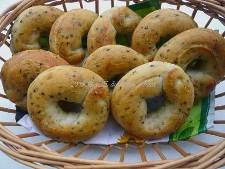 Tarallini al sesamo bicolore con l'impasto base nr.12 della Cuochina