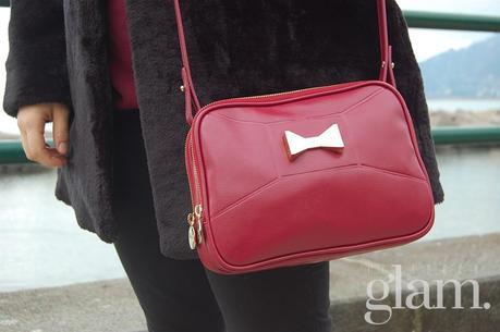 Look con pellicciotto blugirl borsa