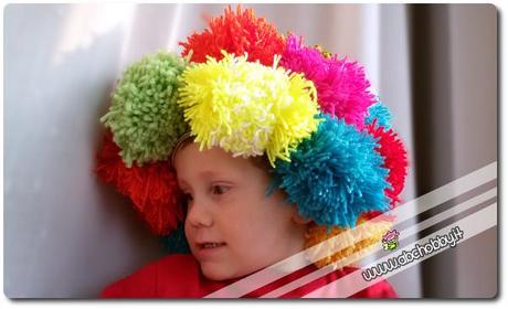 Cappello da clown con pompon di lana