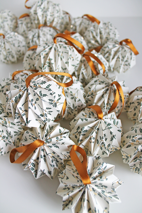 Christmas origami balls
