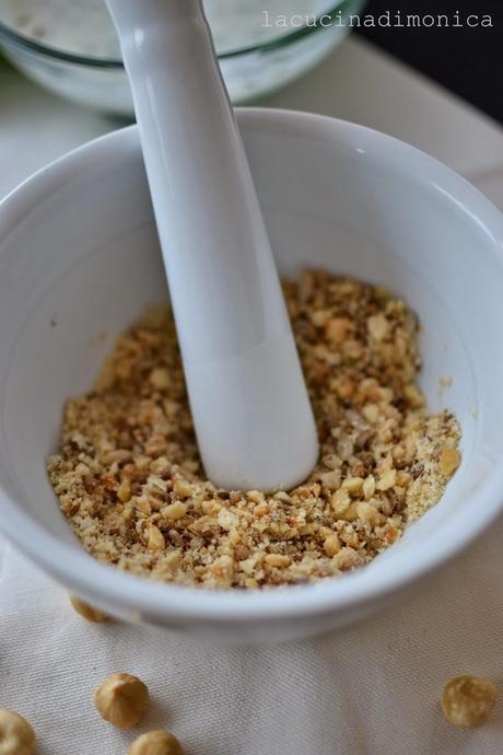 insalata di broccoli e grano saraceno guarnita con dukkah