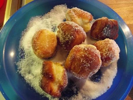 LE CASTAGNOLE PER CARNEVALE LE CASTAGNOLE PER CARNEVALE