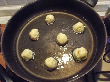 LE CASTAGNOLE PER CARNEVALE LE CASTAGNOLE PER CARNEVALE