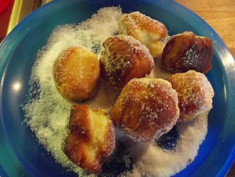 LE CASTAGNOLE PER CARNEVALE LE CASTAGNOLE PER CARNEVALE