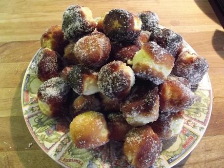 LE CASTAGNOLE PER CARNEVALE LE CASTAGNOLE PER CARNEVALE