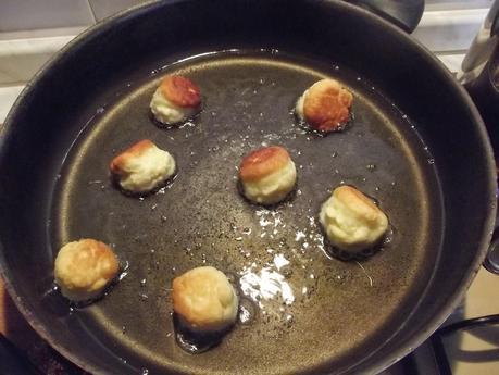 LE CASTAGNOLE PER CARNEVALE LE CASTAGNOLE PER CARNEVALE