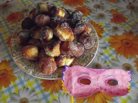 LE CASTAGNOLE PER CARNEVALE LE CASTAGNOLE PER CARNEVALE