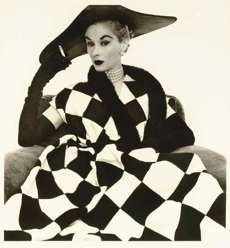 HARLEQUIN IN FASHION