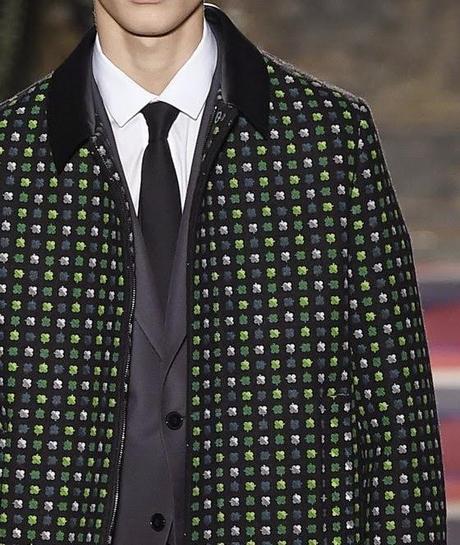 STAMPE, PATTERNS E SUPERFICI TESSILI DALLE SFILATE DI PARIGI (MENSWEAR F/W 2015-16) / 10