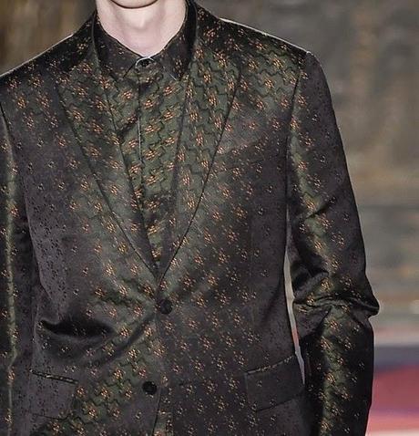 STAMPE, PATTERNS E SUPERFICI TESSILI DALLE SFILATE DI PARIGI (MENSWEAR F/W 2015-16) / 10