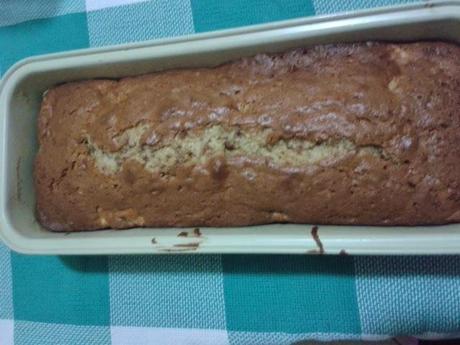 PLUMCAKE CON MELE E AMARETTI