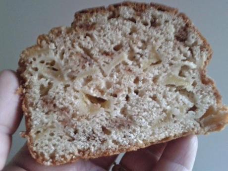 PLUMCAKE CON MELE E AMARETTI