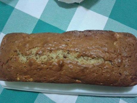 PLUMCAKE CON MELE E AMARETTI