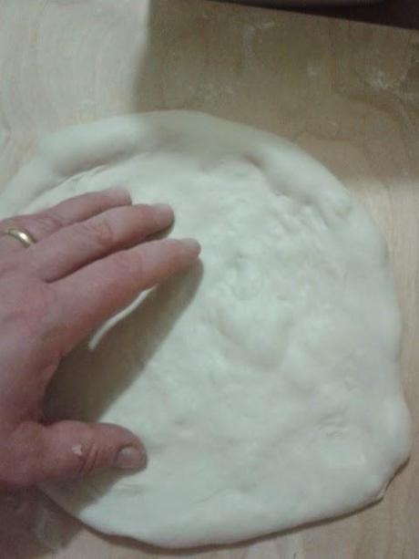 PIZZA CON LIEVITO MADRE AD IMPASTO DIRETTO A LUNGA LIEVITAZIONE