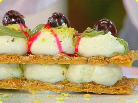 Millefoglie con mousse al mascarpone e pistacchio ed amarene