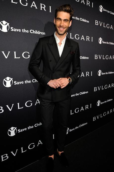 BVLGARI Jon Kortajarena Stars uscire in Black & Midnight Blue per BVLGARI Pre Oscar Evento